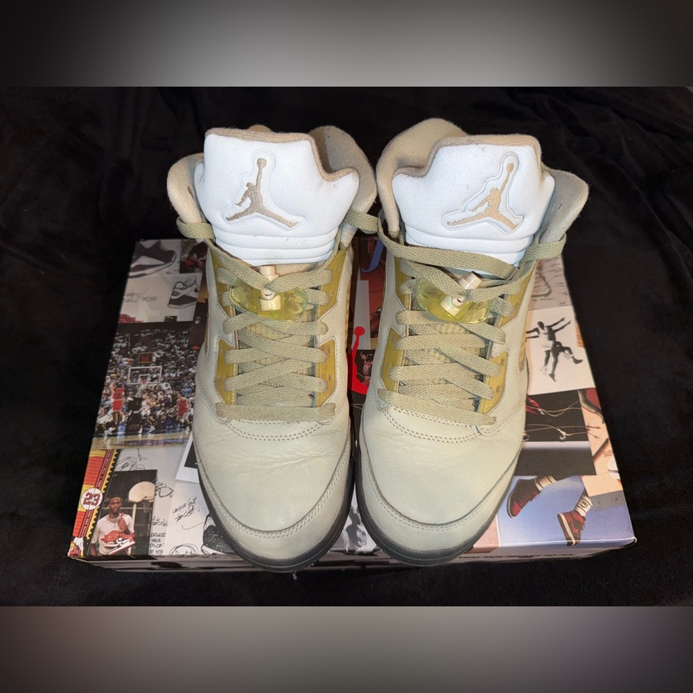 Air Jordan 5 Retro in Light Green and Tan
